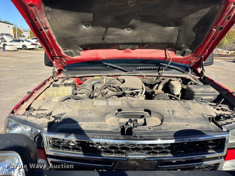 image for item EF2286 2007 Chevrolet Silverado 3500 dump flatbed pickup truck