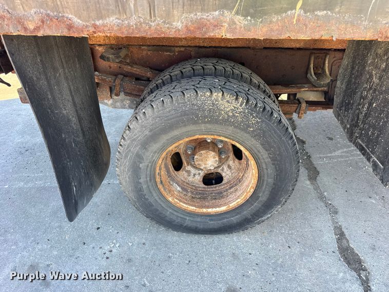 image for item EF2286 2007 Chevrolet Silverado 3500 dump flatbed pickup truck