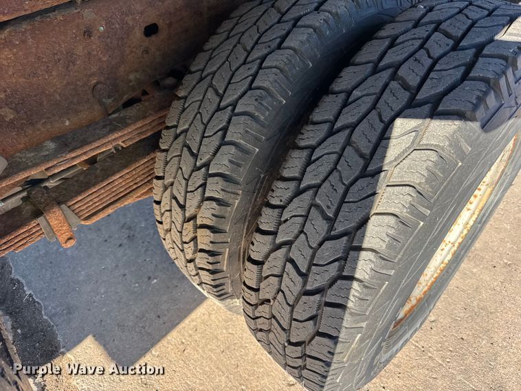 image for item EF2286 2007 Chevrolet Silverado 3500 dump flatbed pickup truck