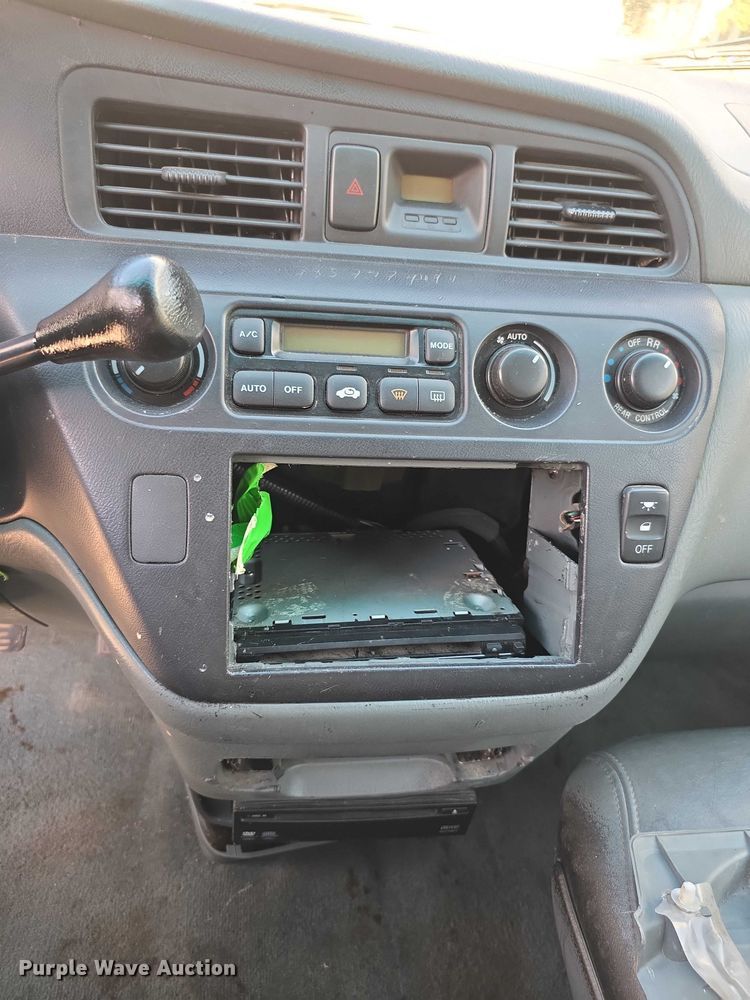 image for item EF3678 2002 Honda Odyssey van