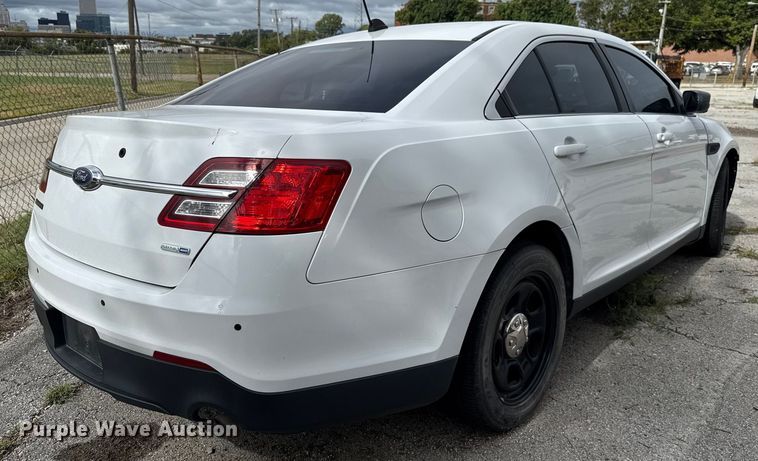 image for item EG8644 2017 Ford Taurus Police 