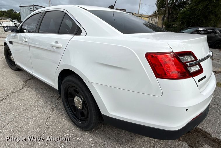 image for item EG8644 2017 Ford Taurus Police 