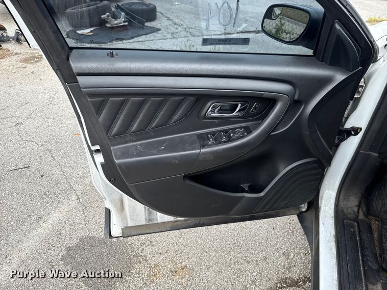 image for item EG8644 2017 Ford Taurus Police 