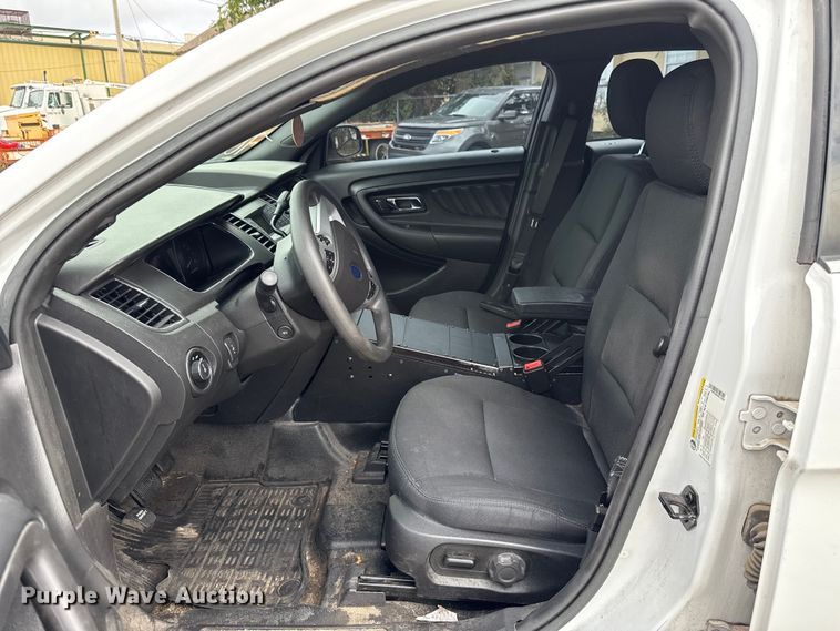 image for item EG8644 2017 Ford Taurus Police 