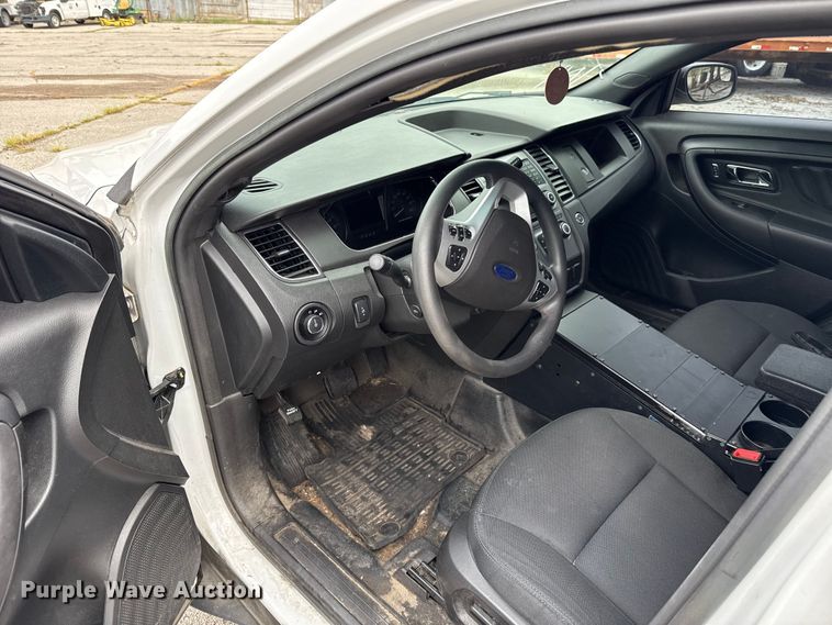 image for item EG8644 2017 Ford Taurus Police 