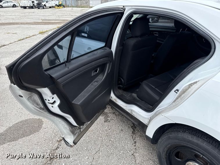 image for item EG8644 2017 Ford Taurus Police 