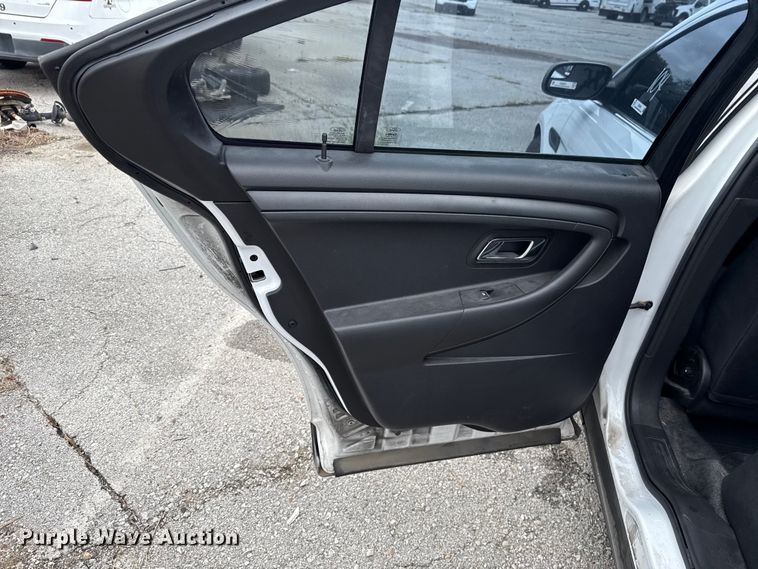 image for item EG8644 2017 Ford Taurus Police 