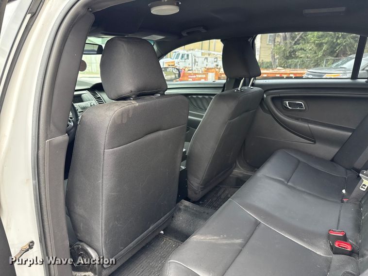image for item EG8644 2017 Ford Taurus Police 