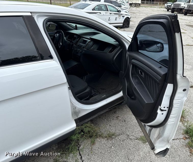 image for item EG8644 2017 Ford Taurus Police 