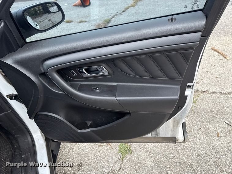 image for item EG8644 2017 Ford Taurus Police 