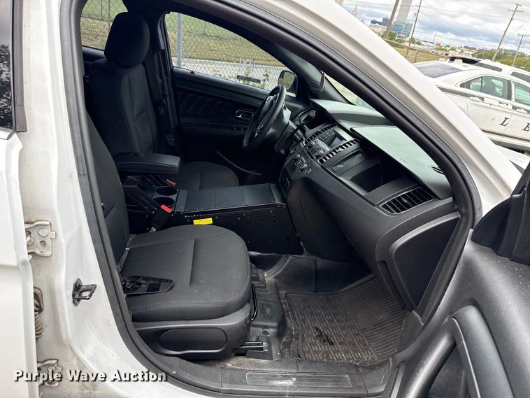 image for item EG8644 2017 Ford Taurus Police 