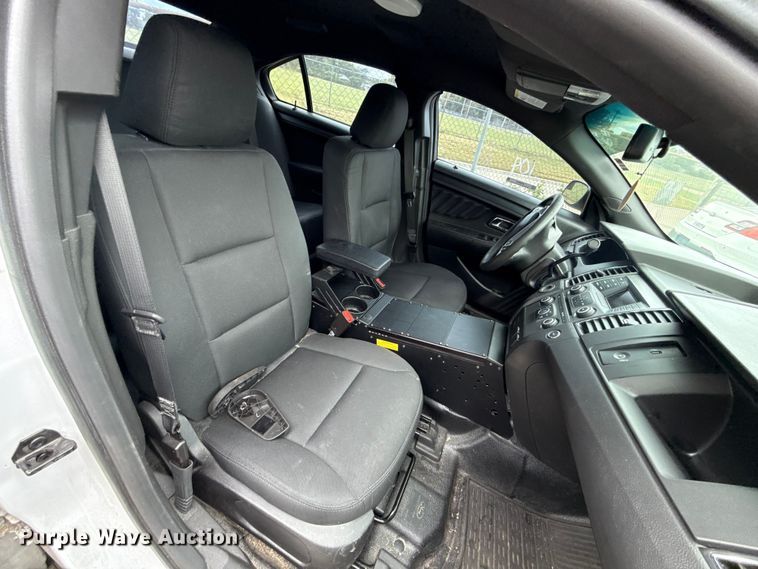 image for item EG8644 2017 Ford Taurus Police 