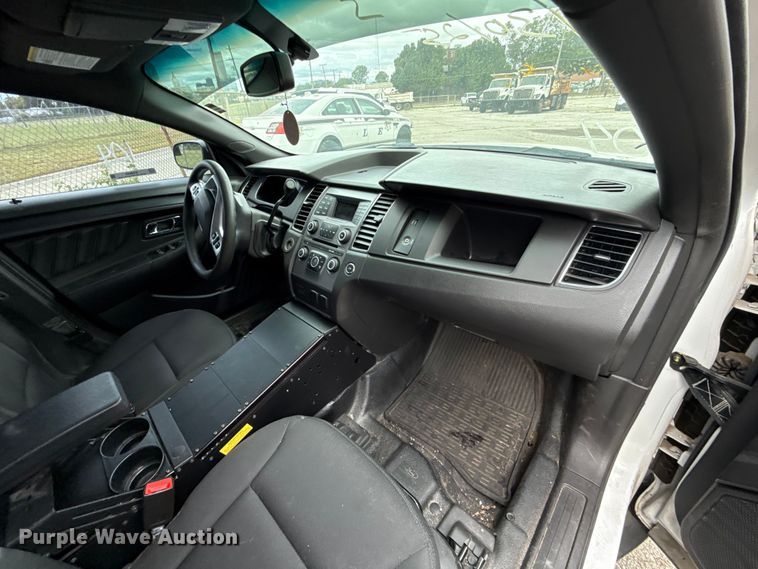image for item EG8644 2017 Ford Taurus Police 