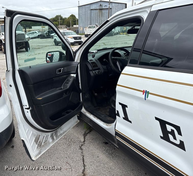 image for item EG8646 2017 Ford Explorer Police SUV