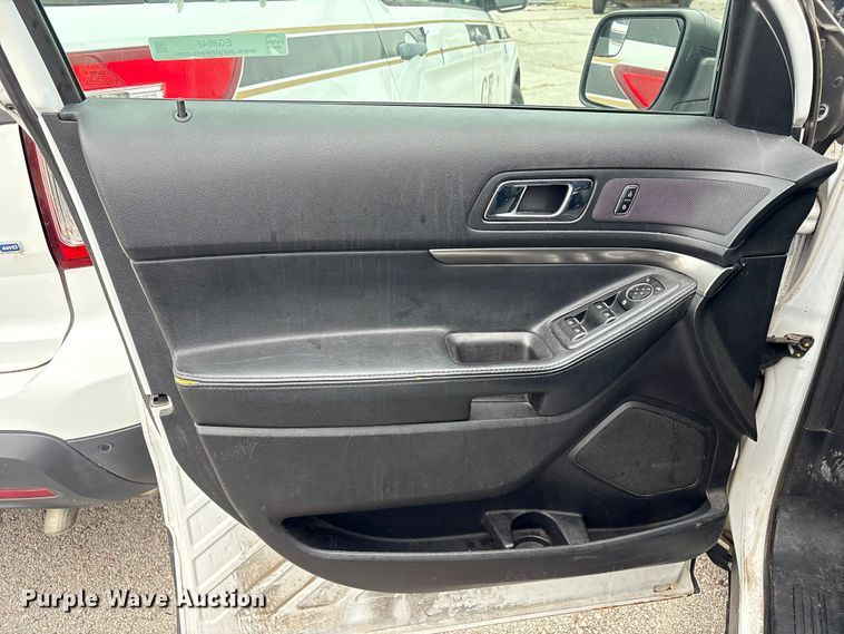 image for item EG8646 2017 Ford Explorer Police SUV