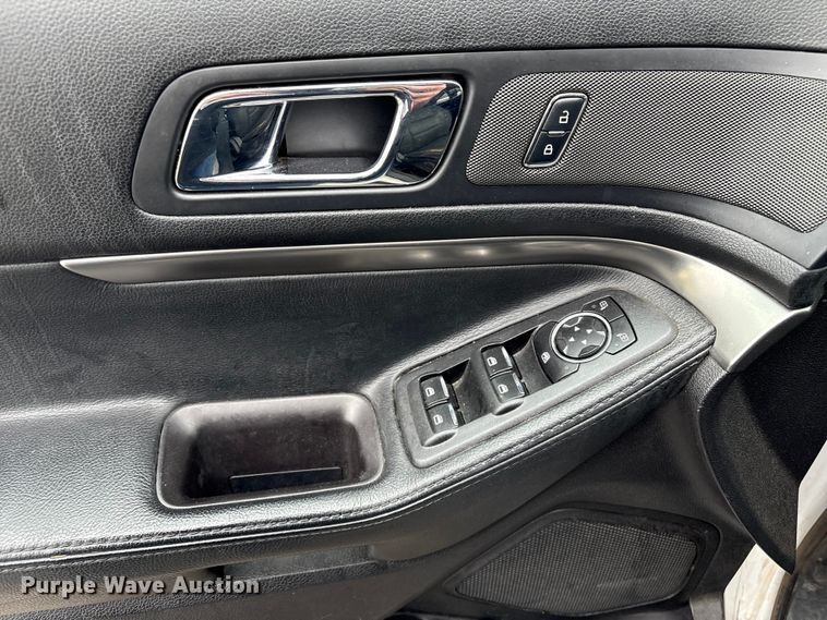 image for item EG8646 2017 Ford Explorer Police SUV