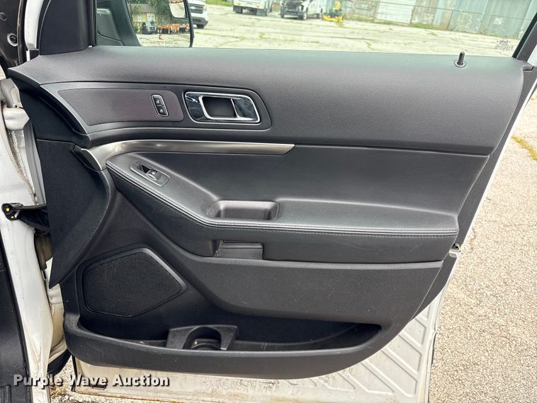 image for item EG8646 2017 Ford Explorer Police SUV