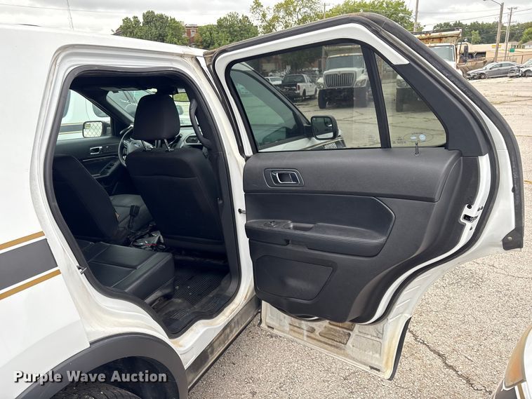 image for item EG8646 2017 Ford Explorer Police SUV