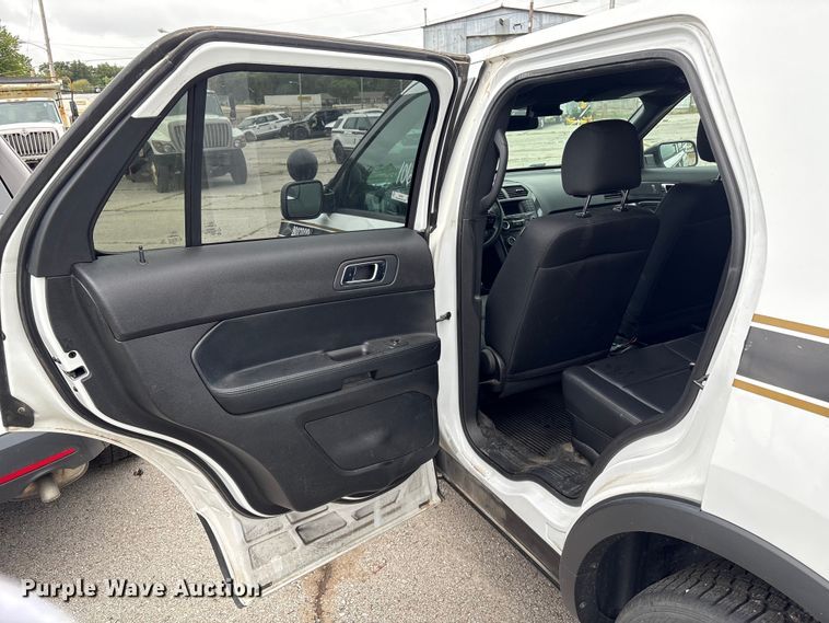 image for item EG8646 2017 Ford Explorer Police SUV