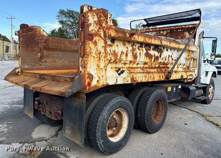 image for item EG8693 2009 International 7400 dump truck