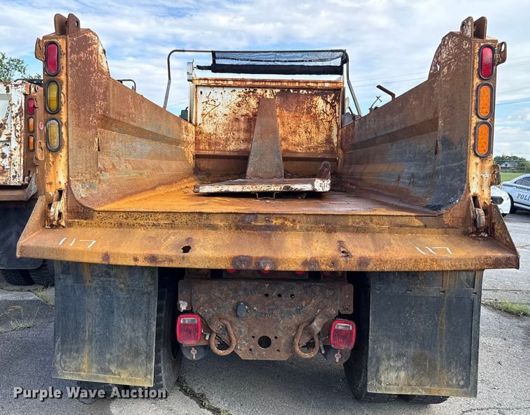 image for item EG8693 2009 International 7400 dump truck