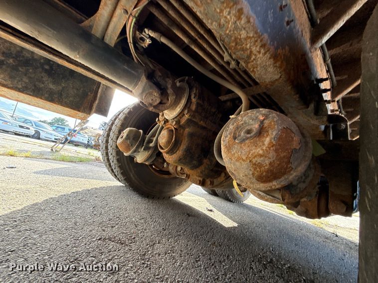 image for item EG8693 2009 International 7400 dump truck