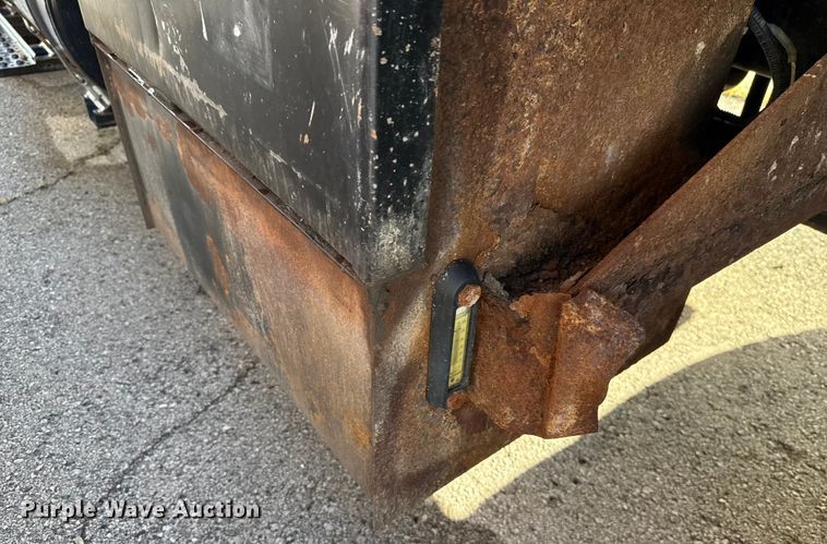 image for item EG8693 2009 International 7400 dump truck