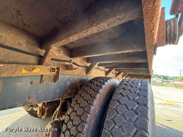 image for item EG8693 2009 International 7400 dump truck