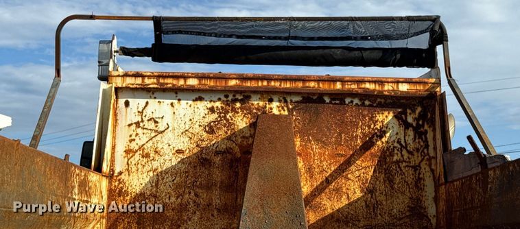 image for item EG8693 2009 International 7400 dump truck