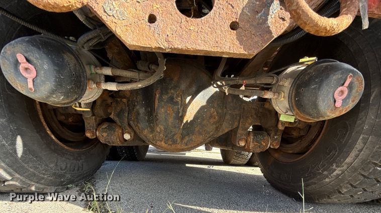 image for item EG8693 2009 International 7400 dump truck