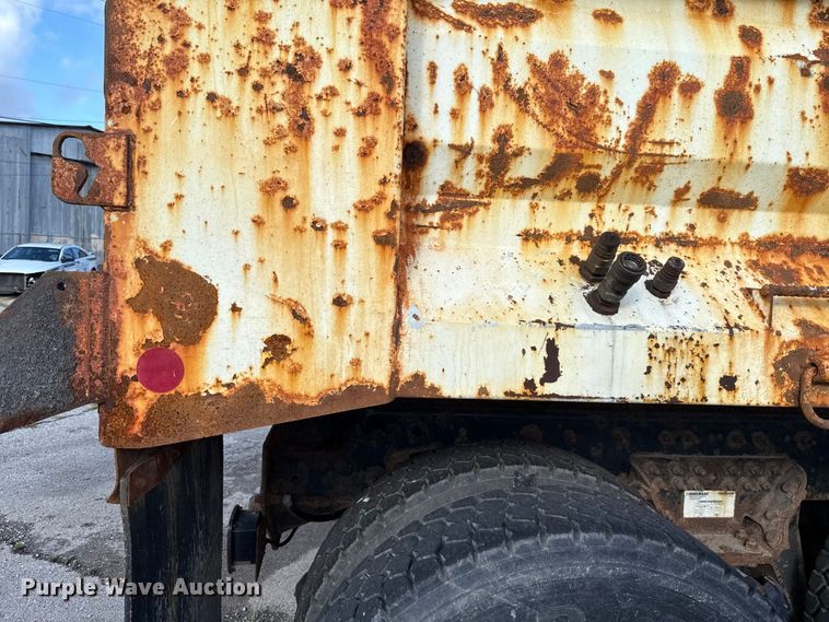 image for item EG8693 2009 International 7400 dump truck