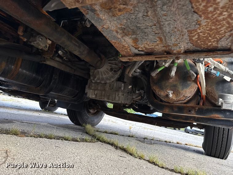 image for item EG8693 2009 International 7400 dump truck