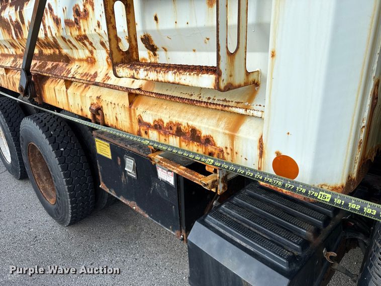 image for item EG8693 2009 International 7400 dump truck