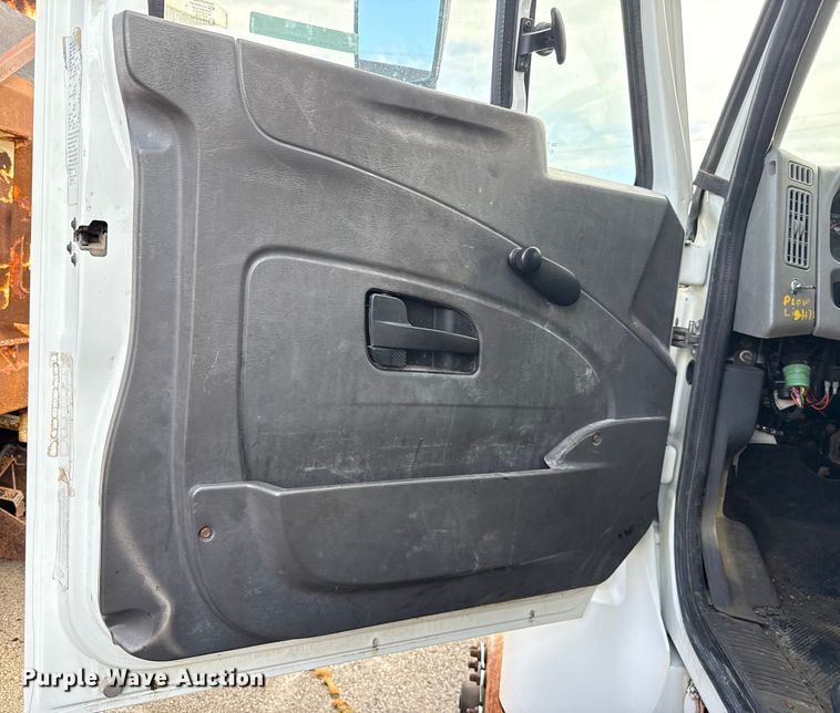 image for item EG8693 2009 International 7400 dump truck