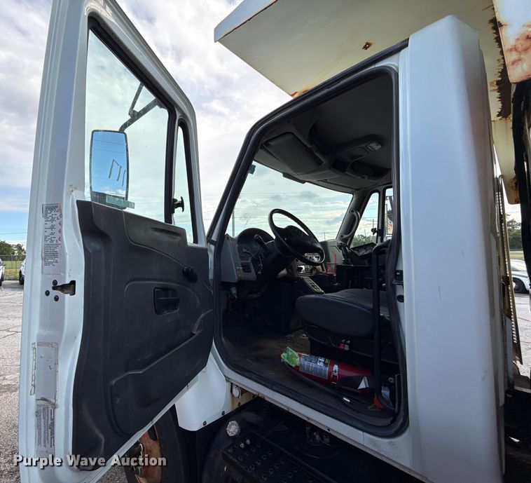 image for item EG8693 2009 International 7400 dump truck