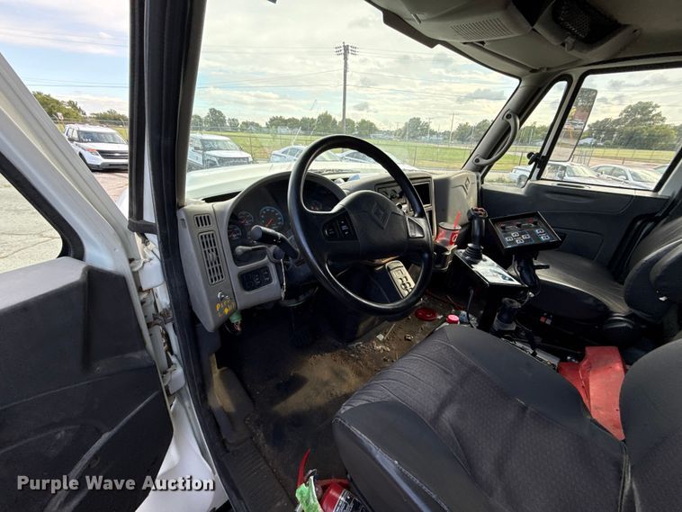 image for item EG8693 2009 International 7400 dump truck