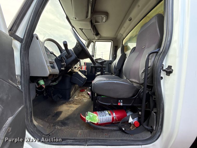 image for item EG8693 2009 International 7400 dump truck