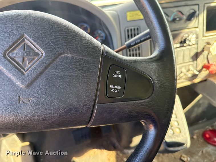 image for item EG8693 2009 International 7400 dump truck