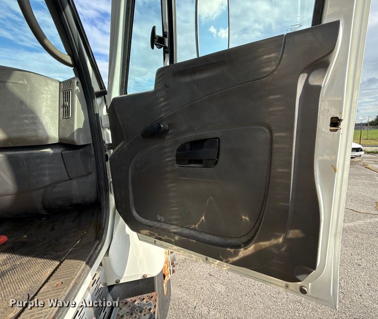 image for item EG8693 2009 International 7400 dump truck
