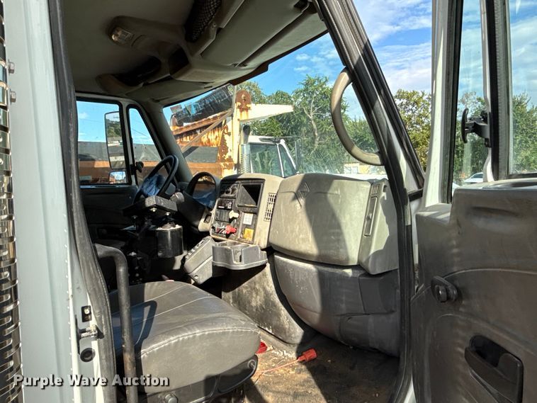 image for item EG8693 2009 International 7400 dump truck