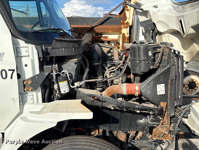 image for item EG8693 2009 International 7400 dump truck