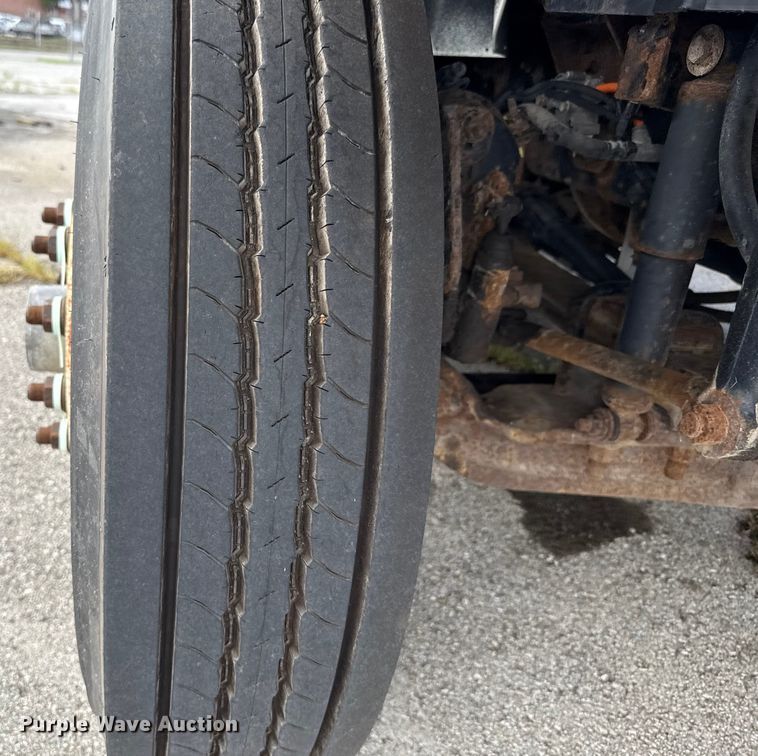 image for item EG8693 2009 International 7400 dump truck