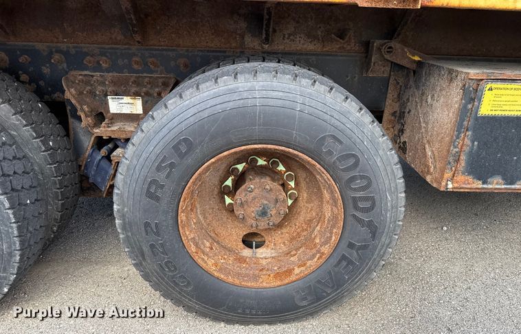 image for item EG8693 2009 International 7400 dump truck