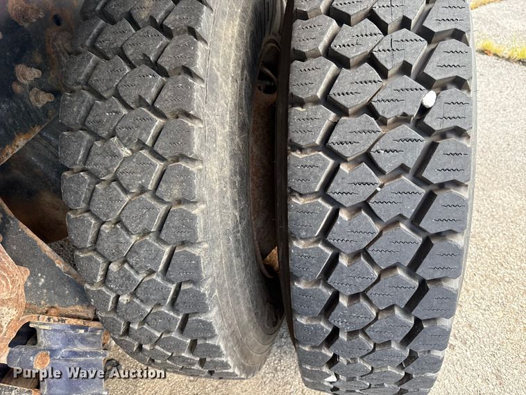 image for item EG8693 2009 International 7400 dump truck