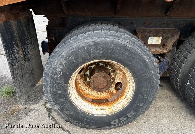 image for item EG8693 2009 International 7400 dump truck