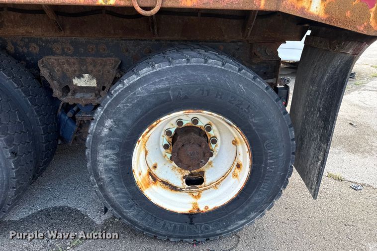 image for item EG8693 2009 International 7400 dump truck