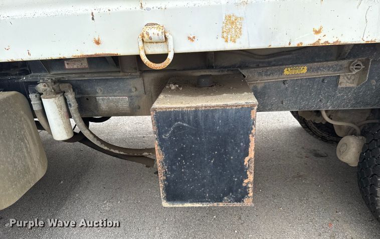 image for item EG8736 2012 International 7400 dump truck