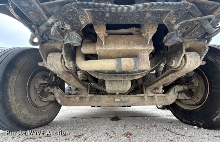 image for item EG8736 2012 International 7400 dump truck