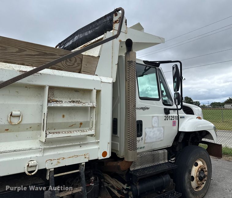 image for item EG8736 2012 International 7400 dump truck