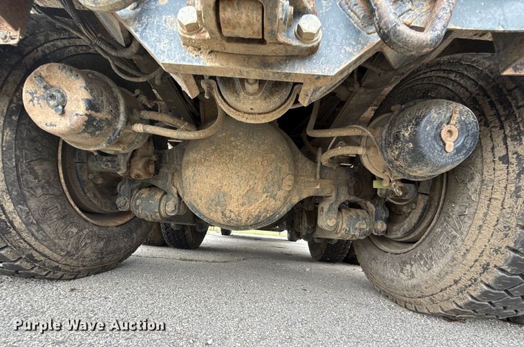 image for item EG8736 2012 International 7400 dump truck